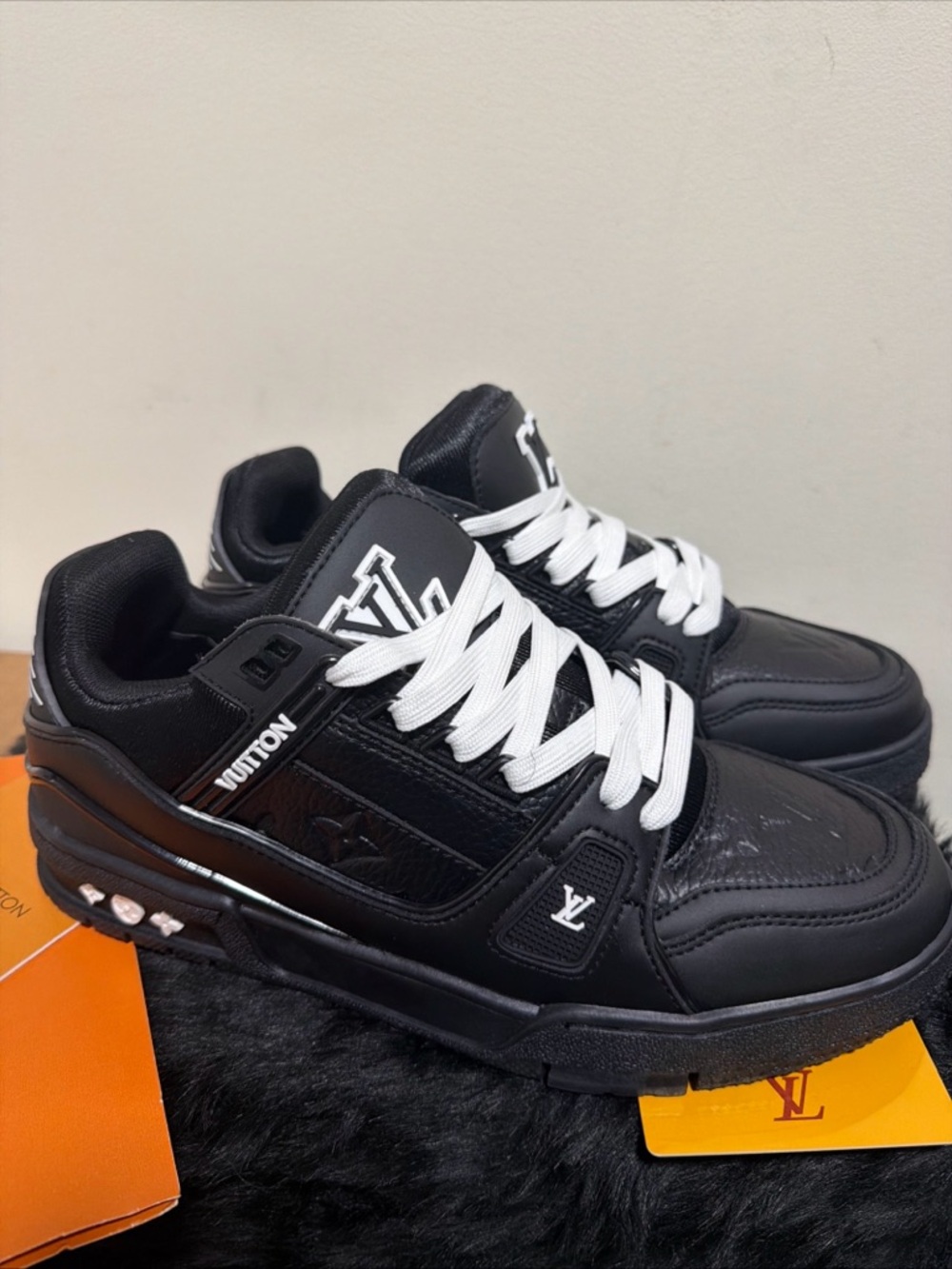 Louis Vuitton Black Leather Low-Top Sneakers with White Laces - Picture 3 of 8